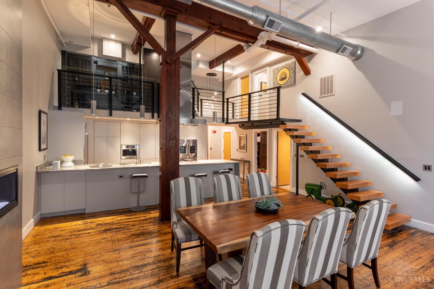 26 E Sixth Street 802