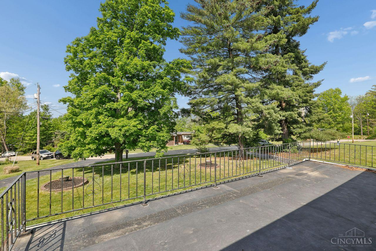 1005 Robin Hill Drive