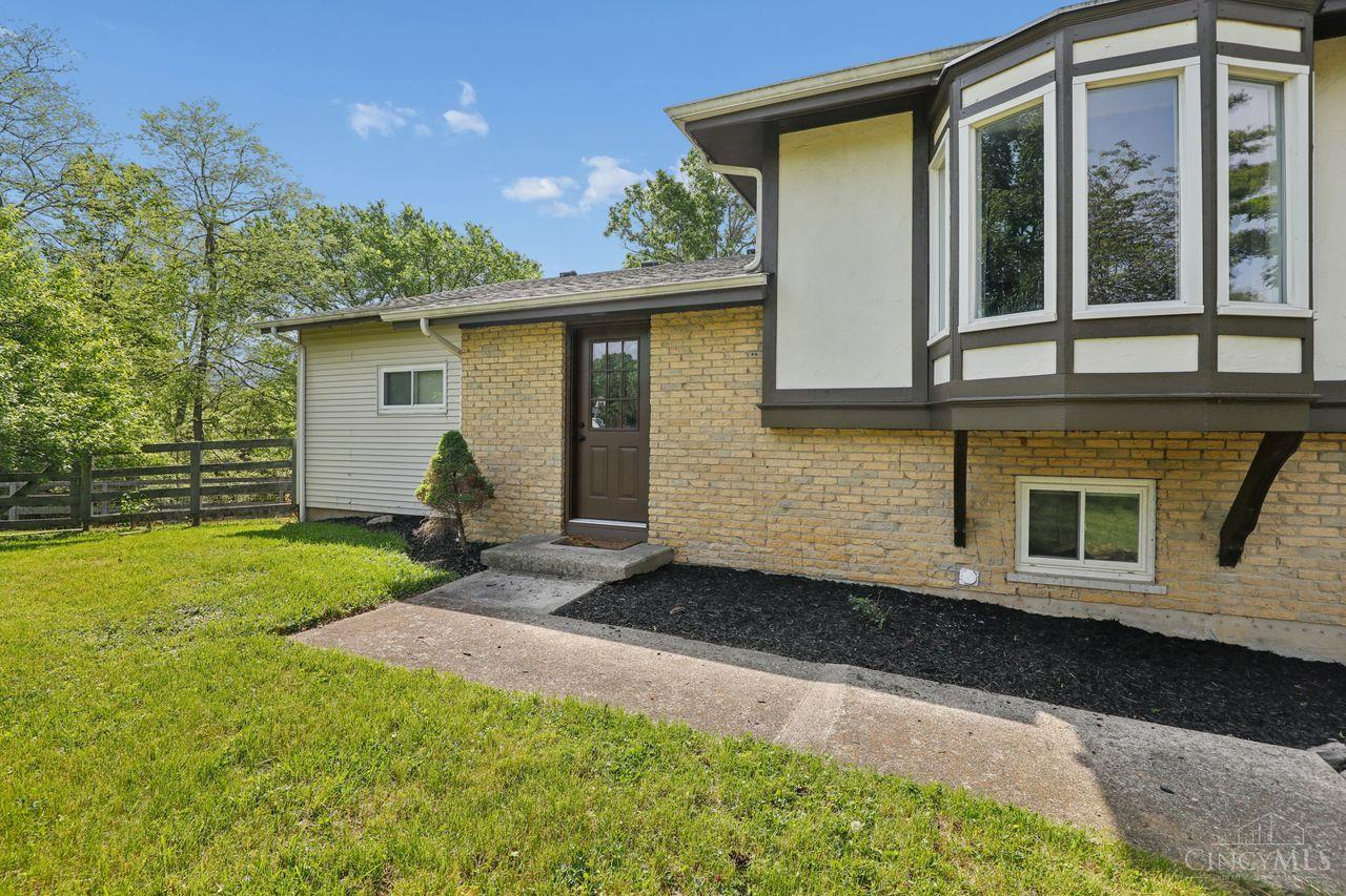 1005 Robin Hill Drive