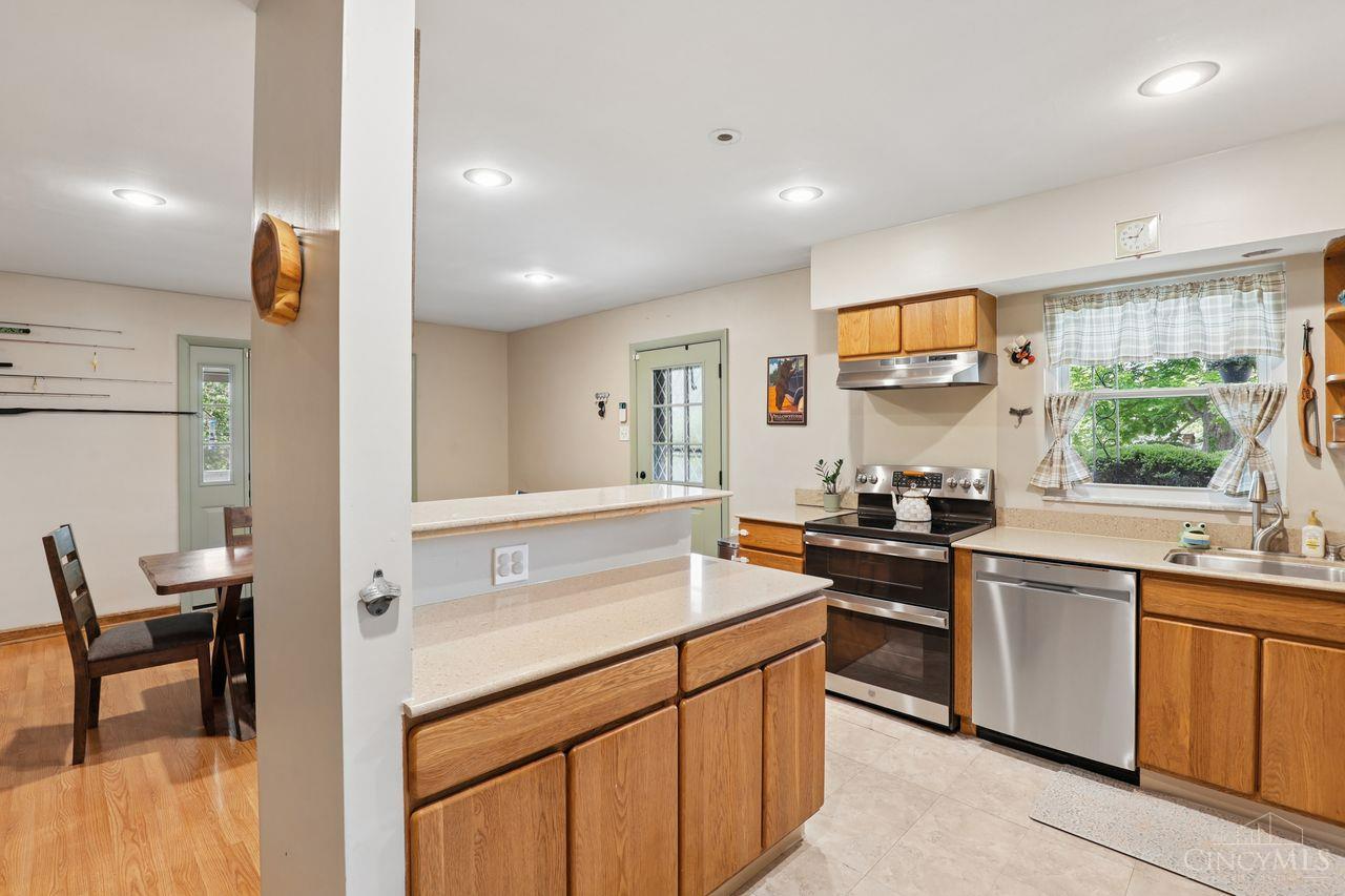 1005 Robin Hill Drive