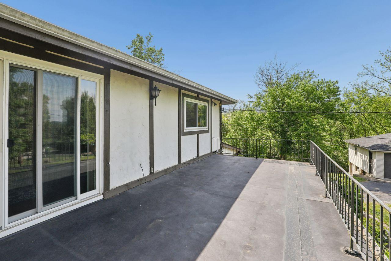 1005 Robin Hill Drive