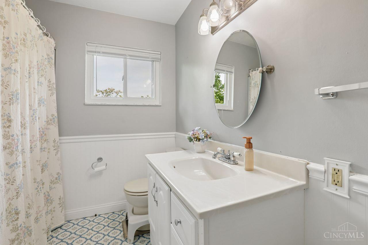 1005 Robin Hill Drive