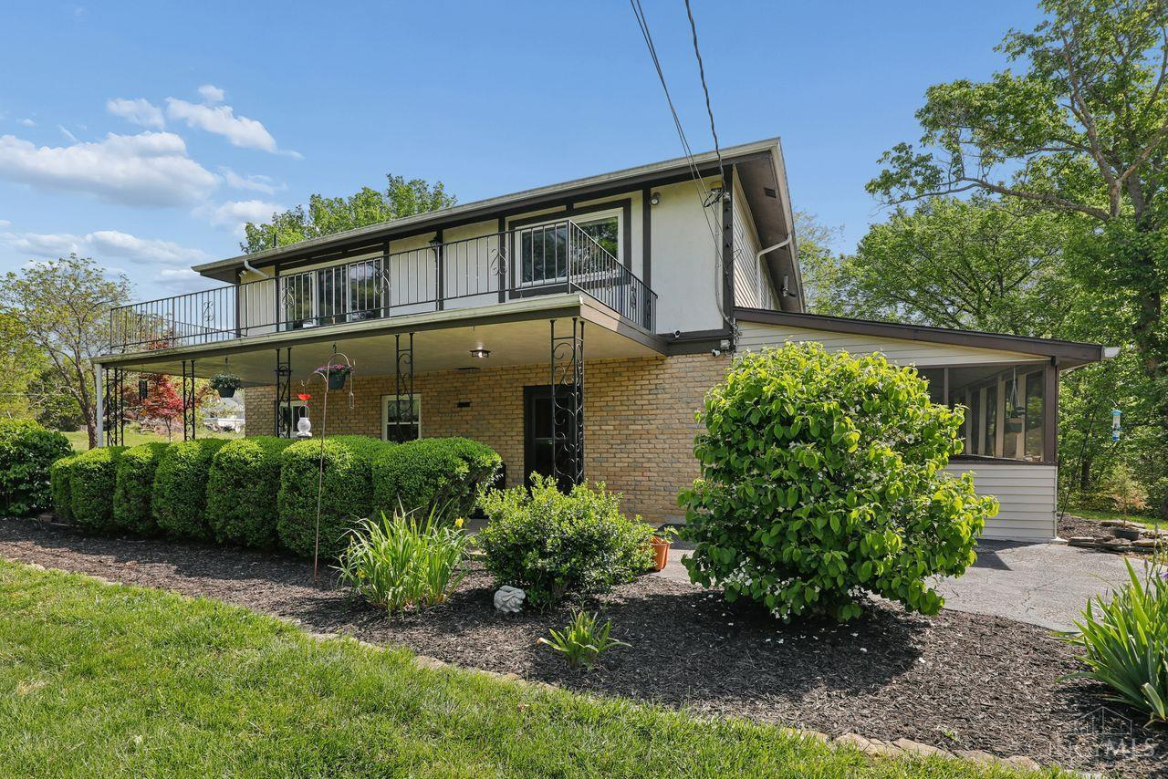 1005 Robin Hill Drive