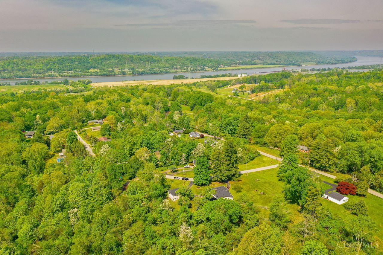 1005 Robin Hill Drive