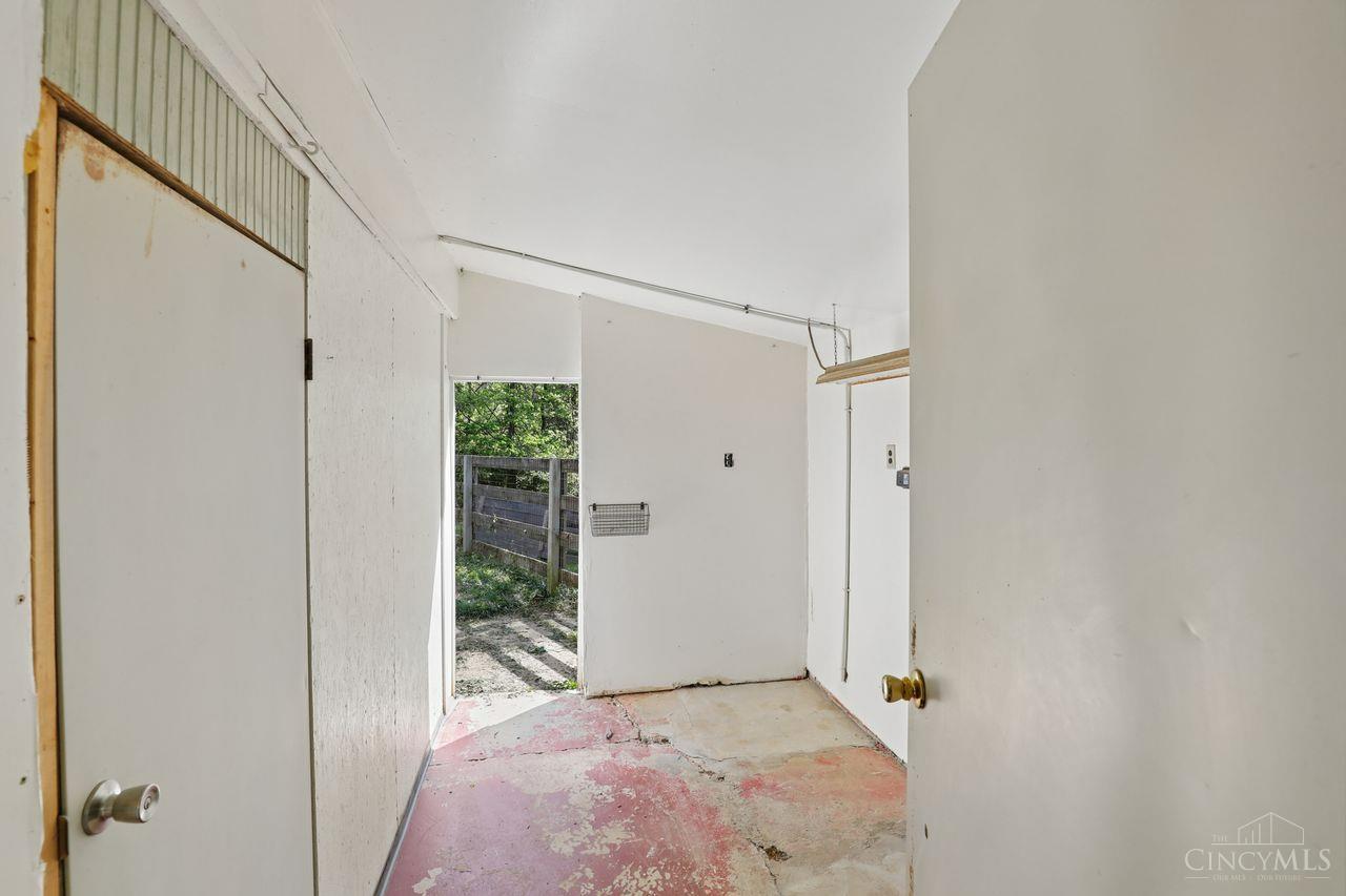 1005 Robin Hill Drive