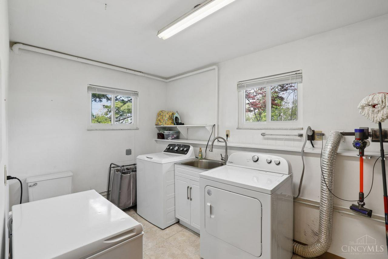 1005 Robin Hill Drive