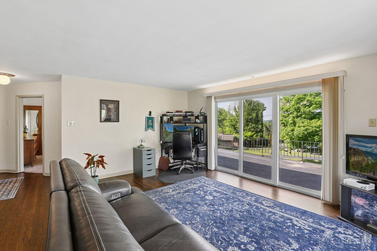 1005 Robin Hill Drive