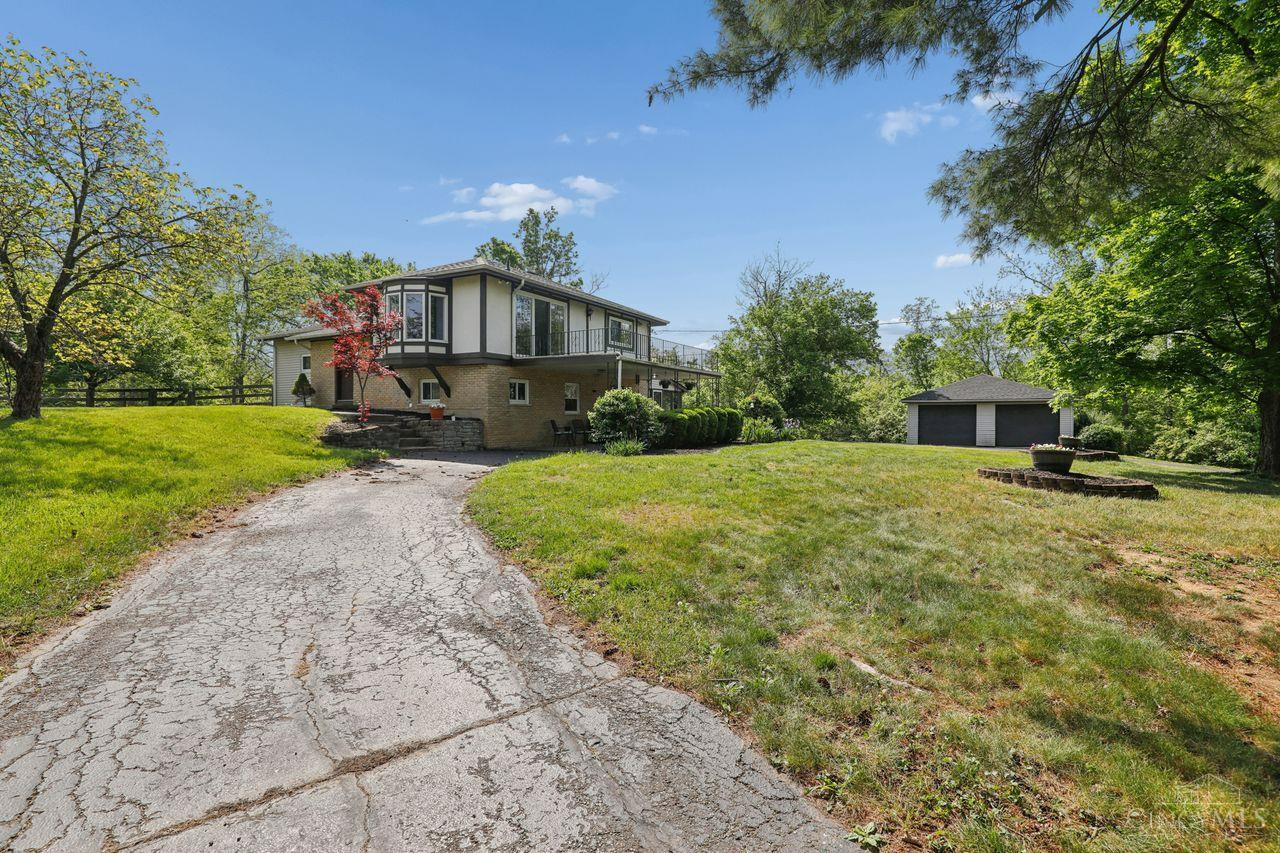 1005 Robin Hill Drive