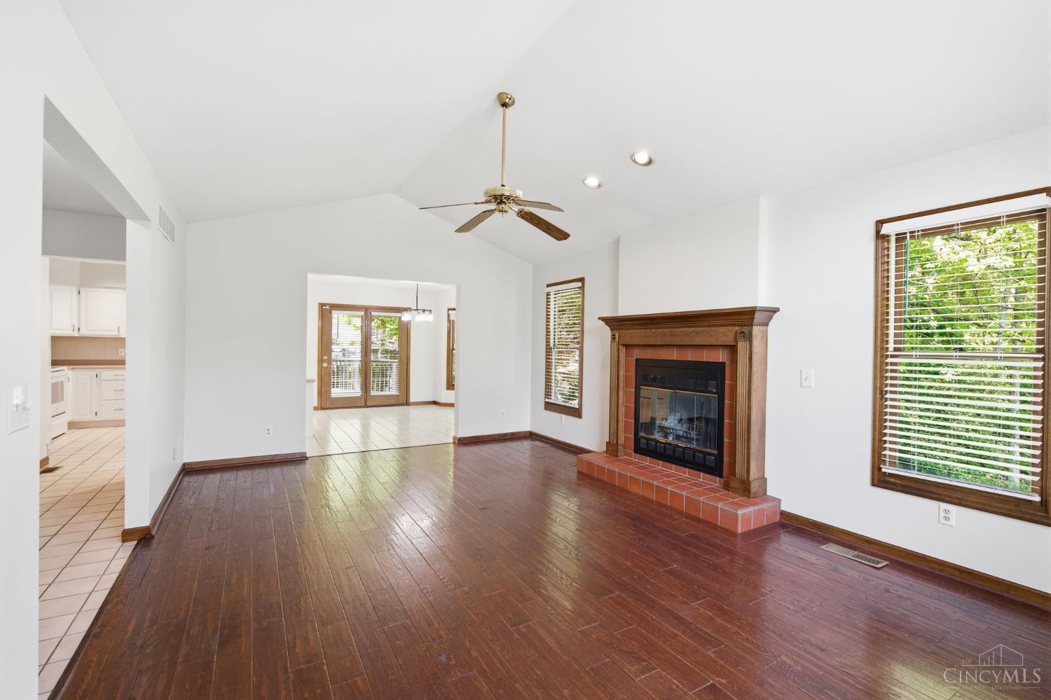 2739 Queenswood Drive