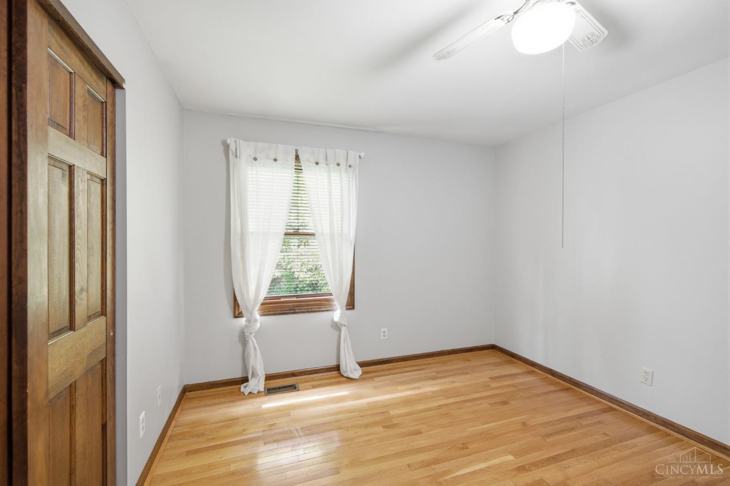 2739 Queenswood Drive