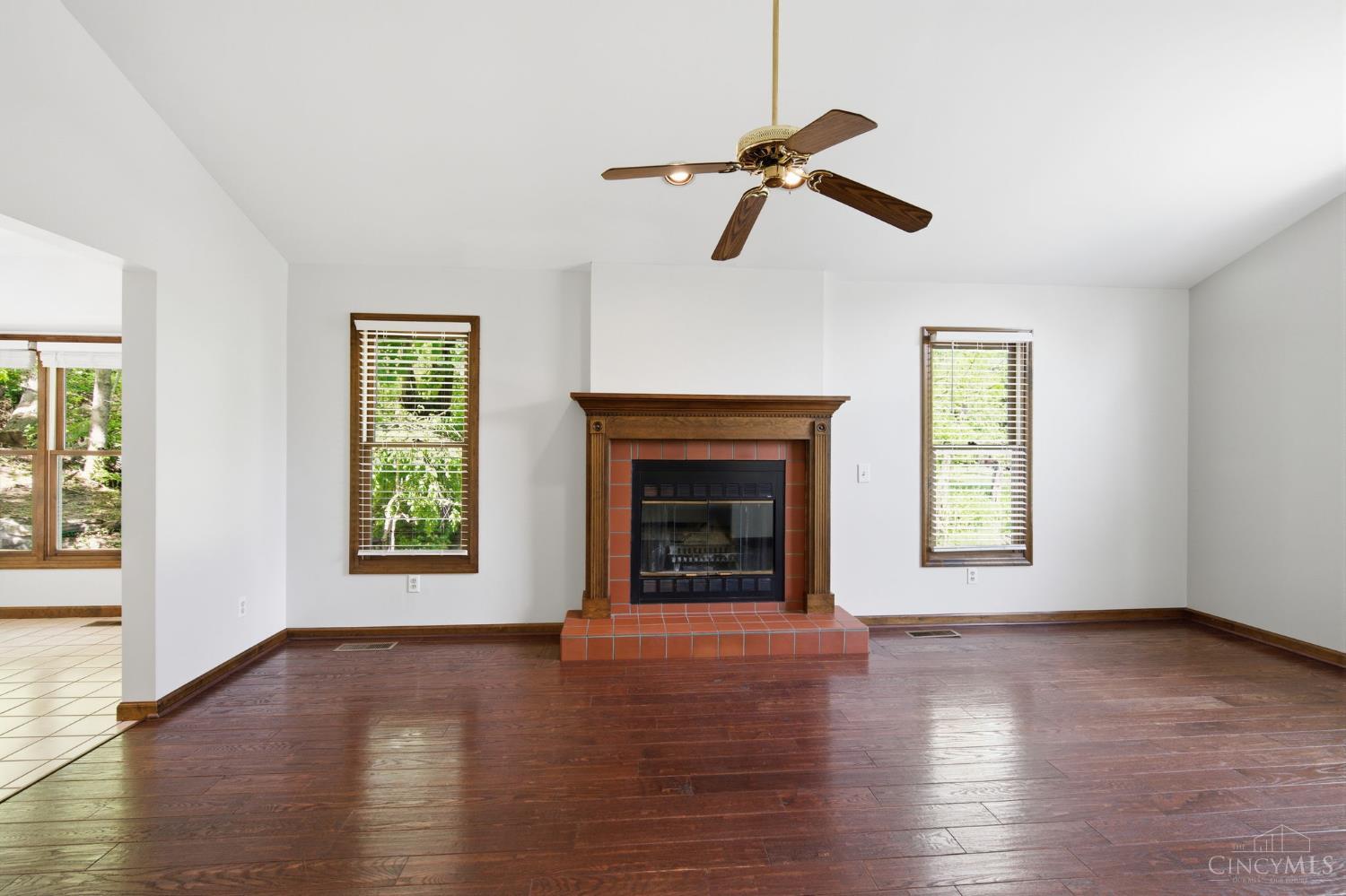2739 Queenswood Drive