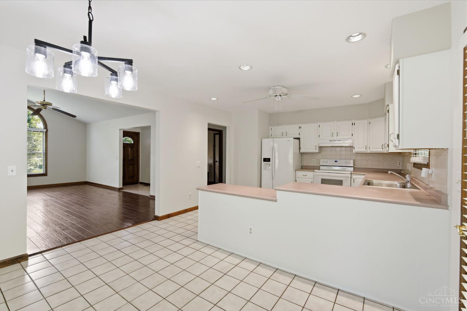 2739 Queenswood Drive