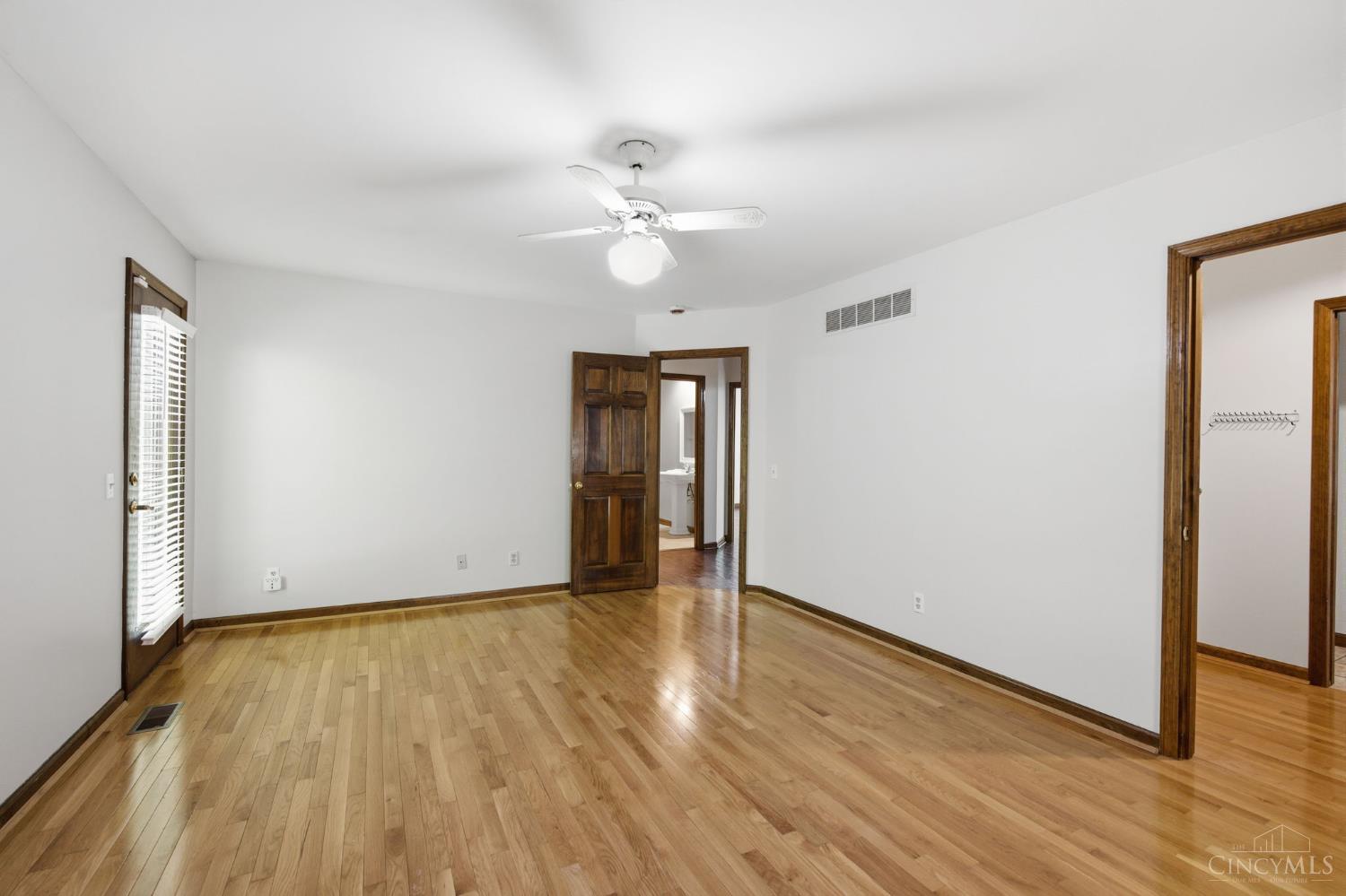 2739 Queenswood Drive