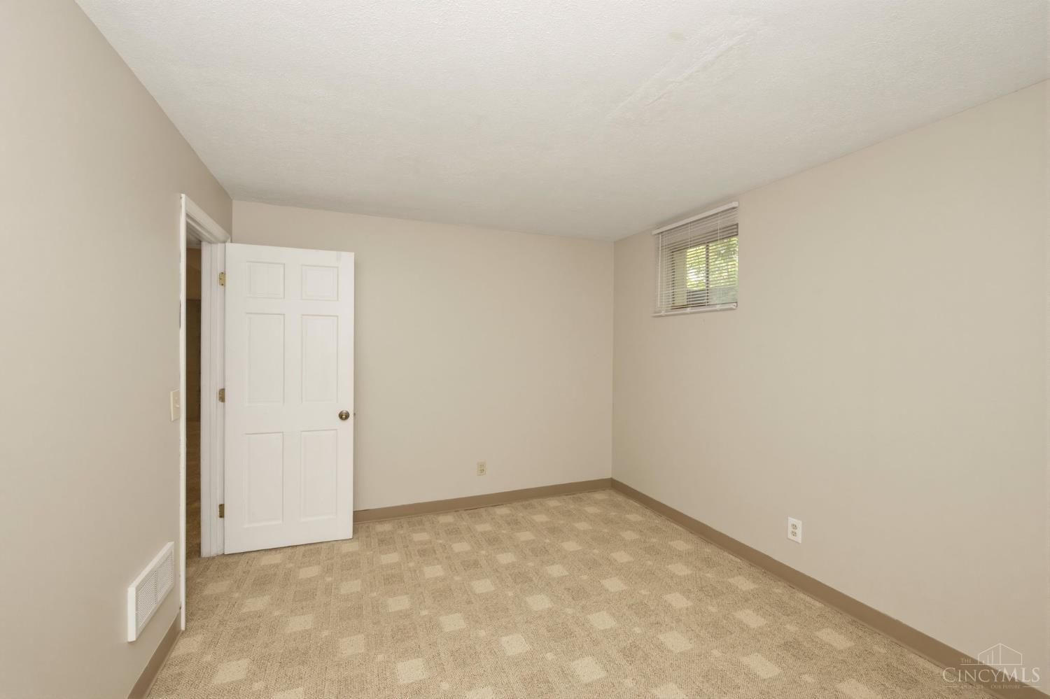 2739 Queenswood Drive