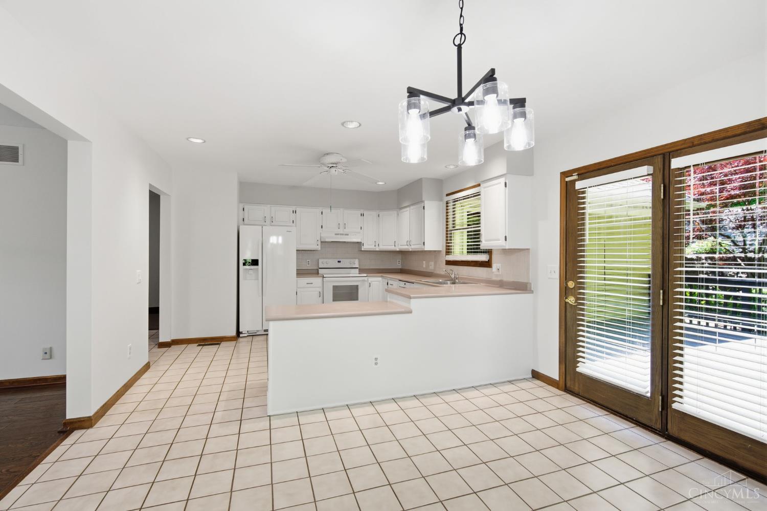 2739 Queenswood Drive