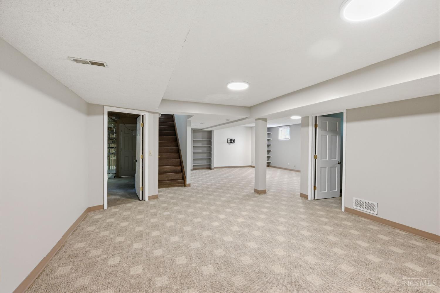 2739 Queenswood Drive