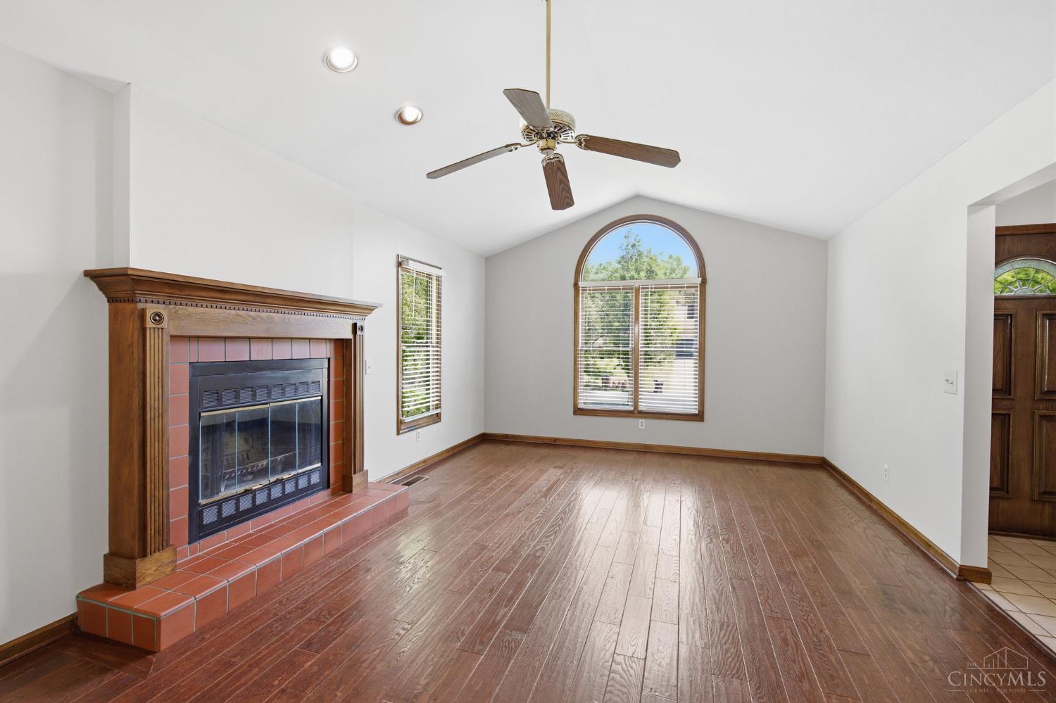 2739 Queenswood Drive
