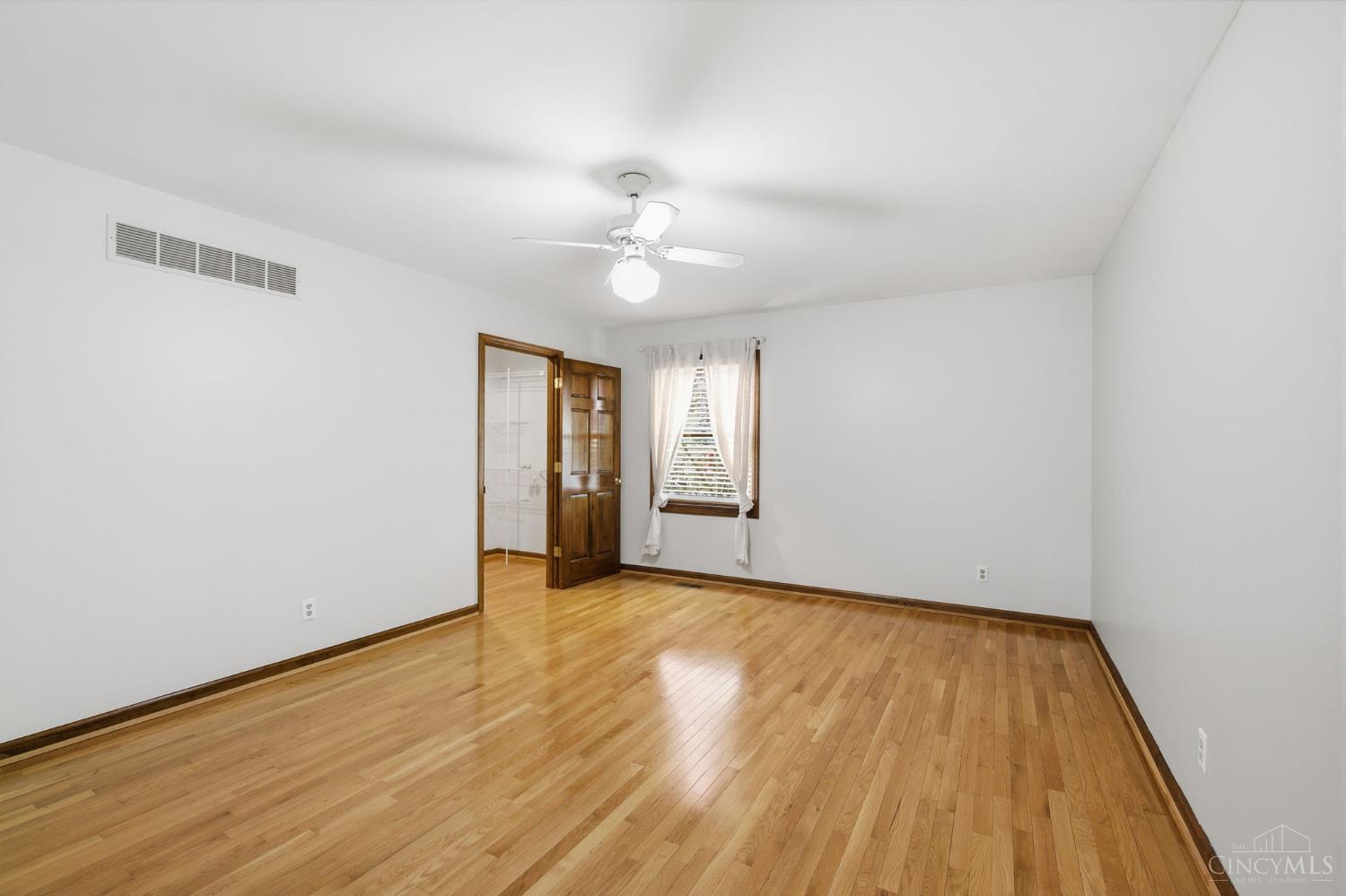 2739 Queenswood Drive