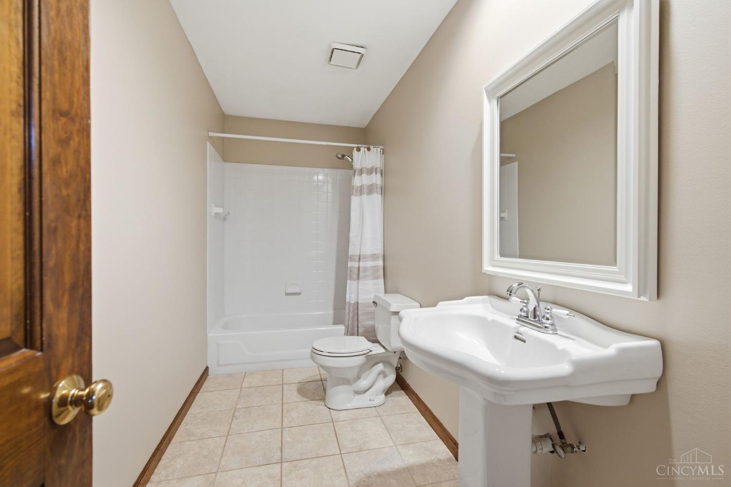 2739 Queenswood Drive