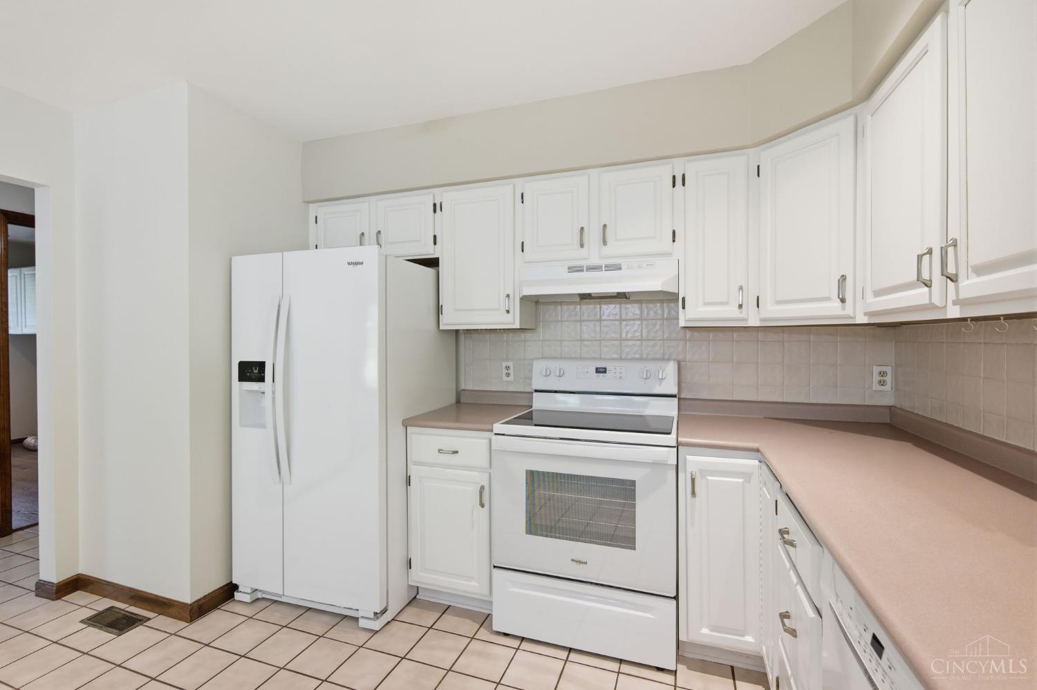 2739 Queenswood Drive