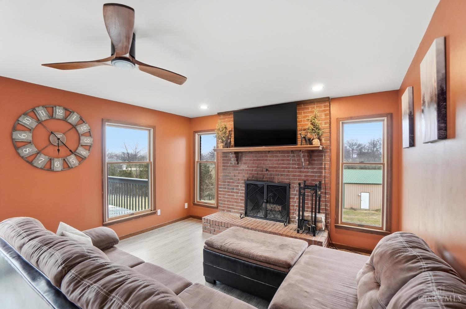 6484 State Road 48