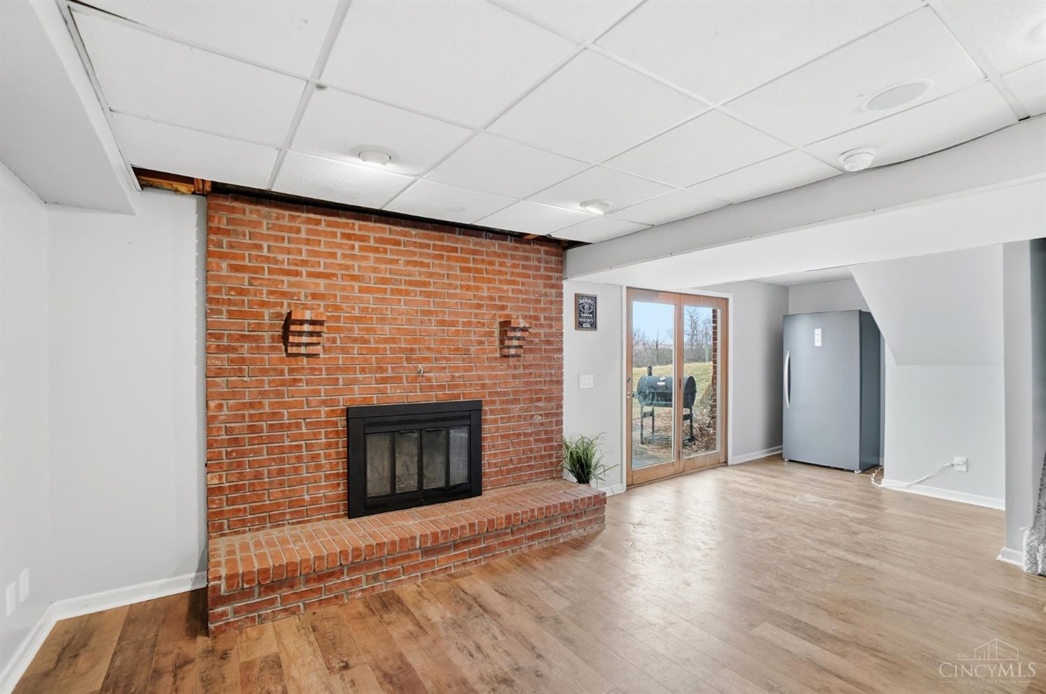 6484 State Road 48