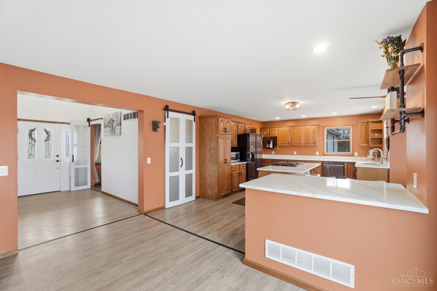 6484 State Road 48