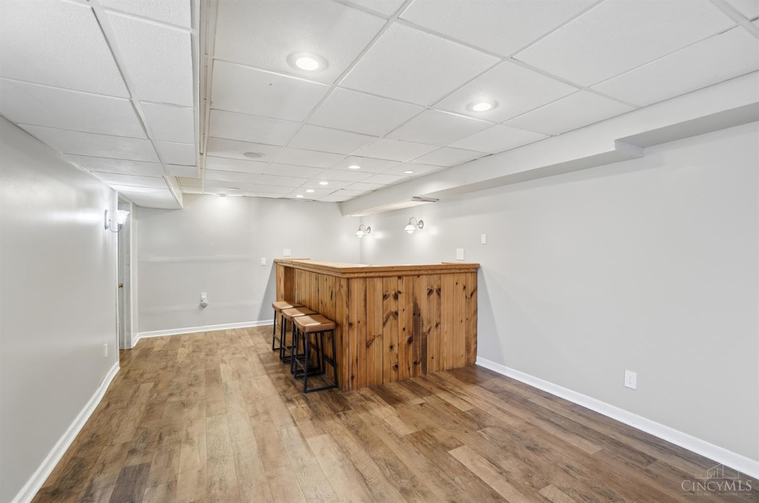 6484 State Road 48