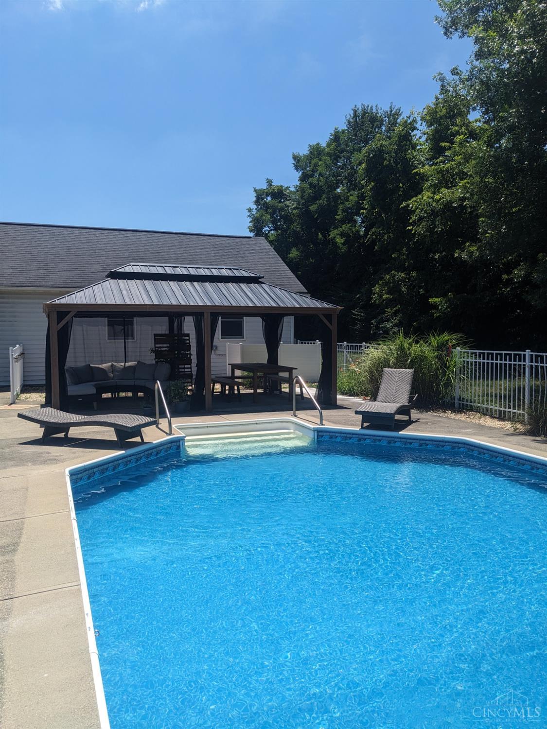 6484 State Road 48