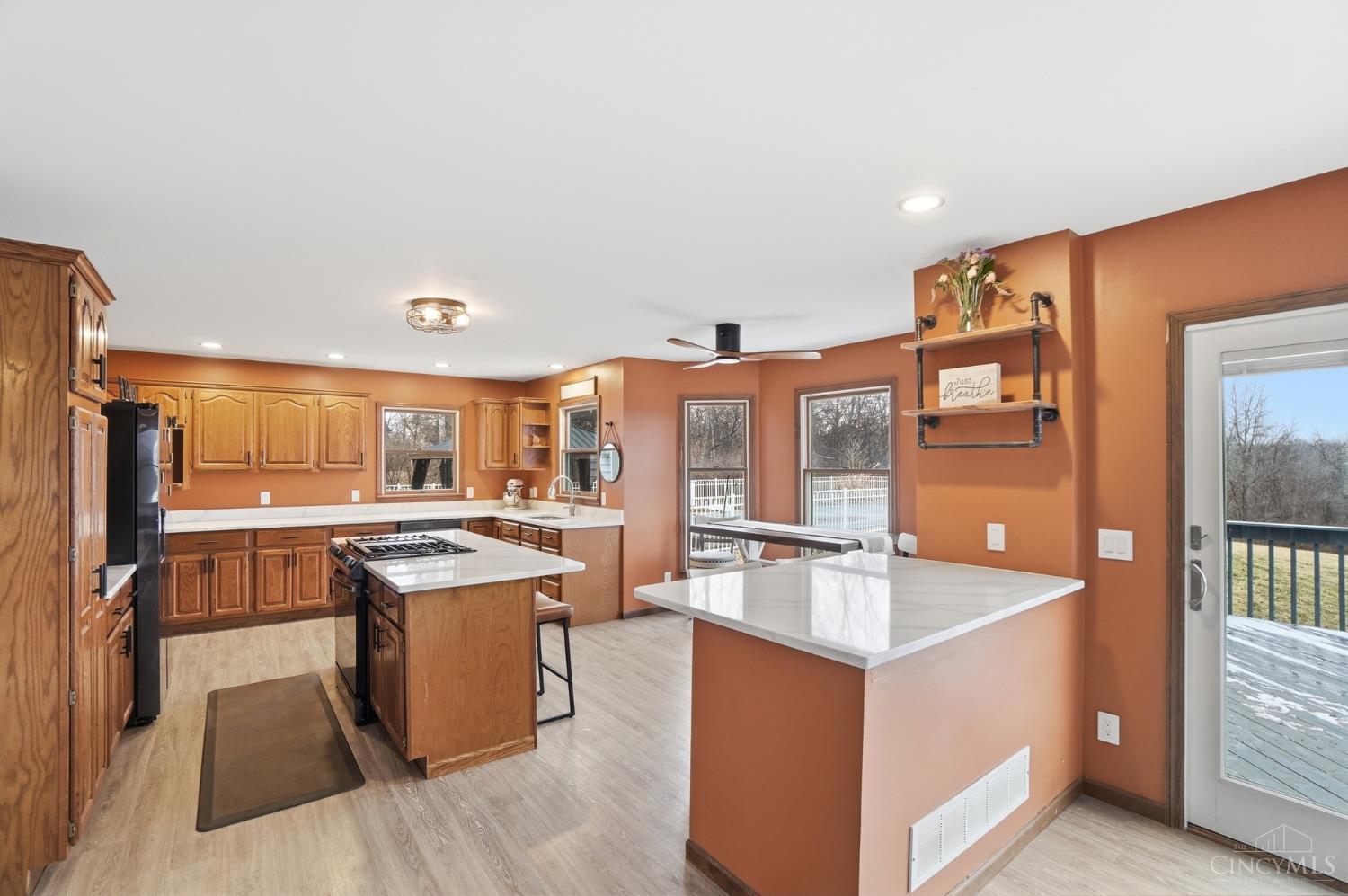 6484 State Road 48
