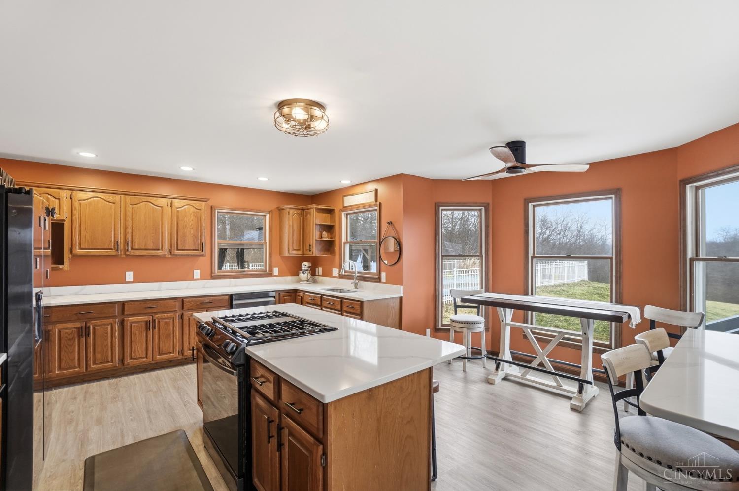 6484 State Road 48