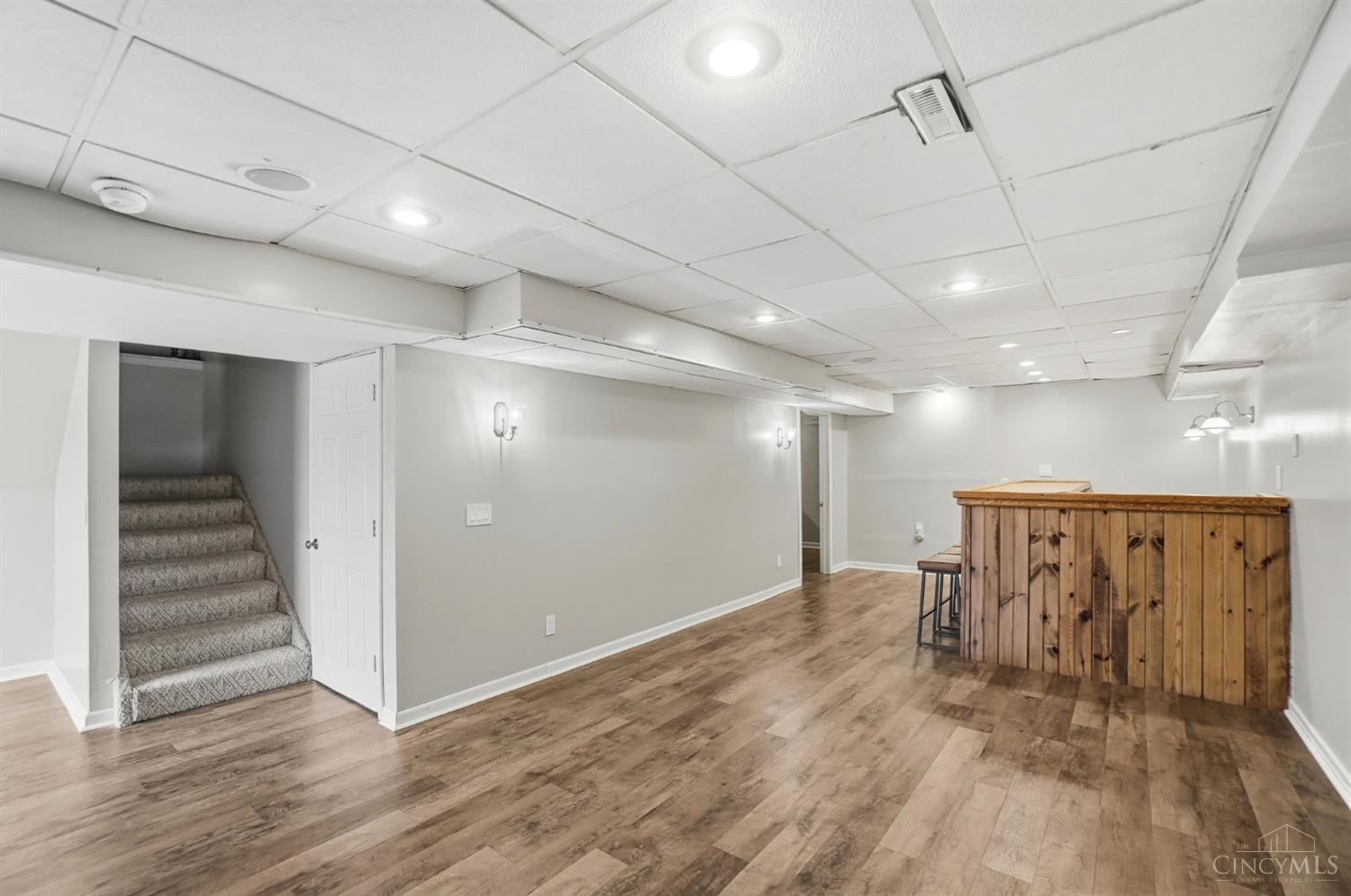 6484 State Road 48
