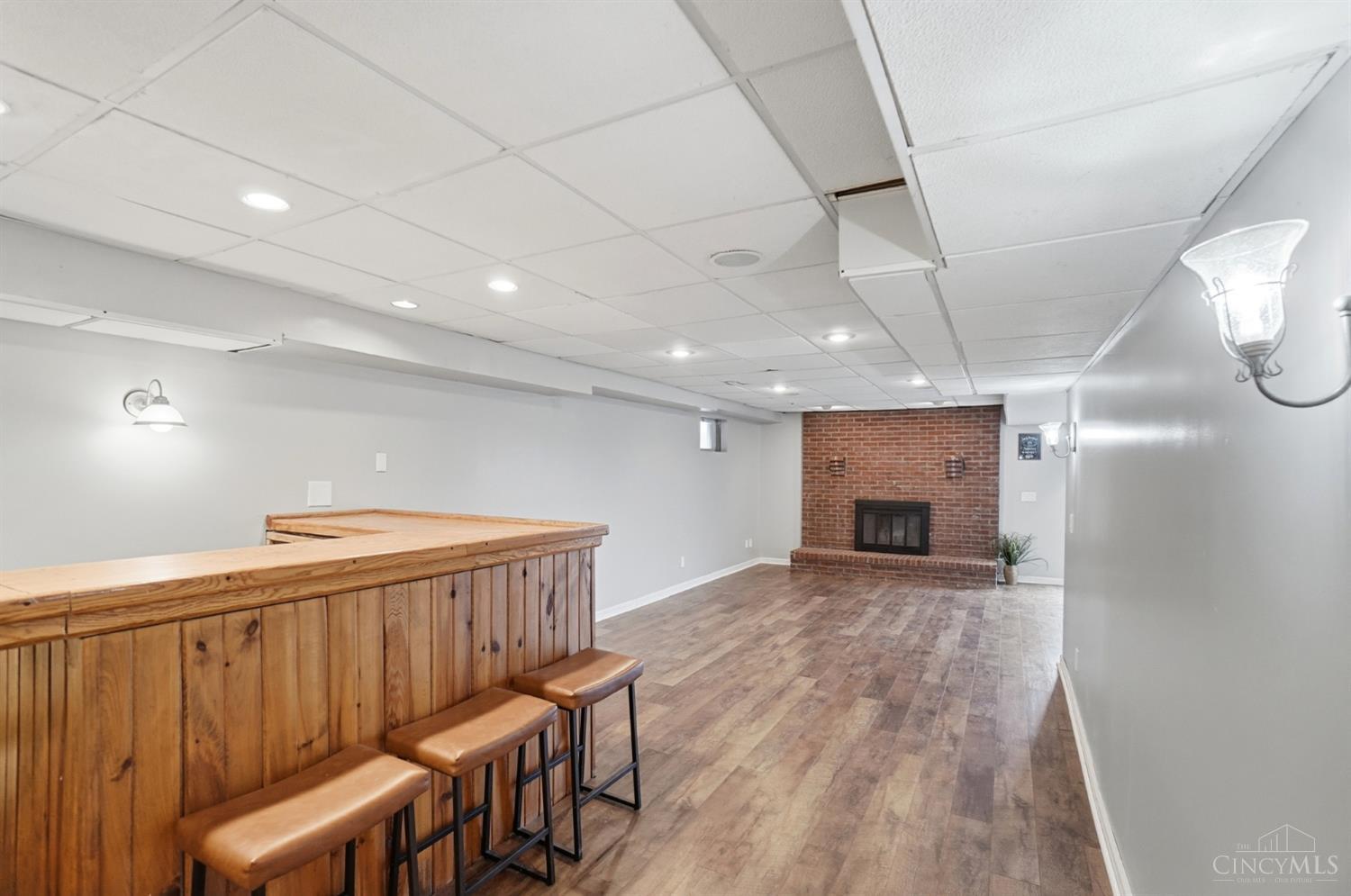 6484 State Road 48