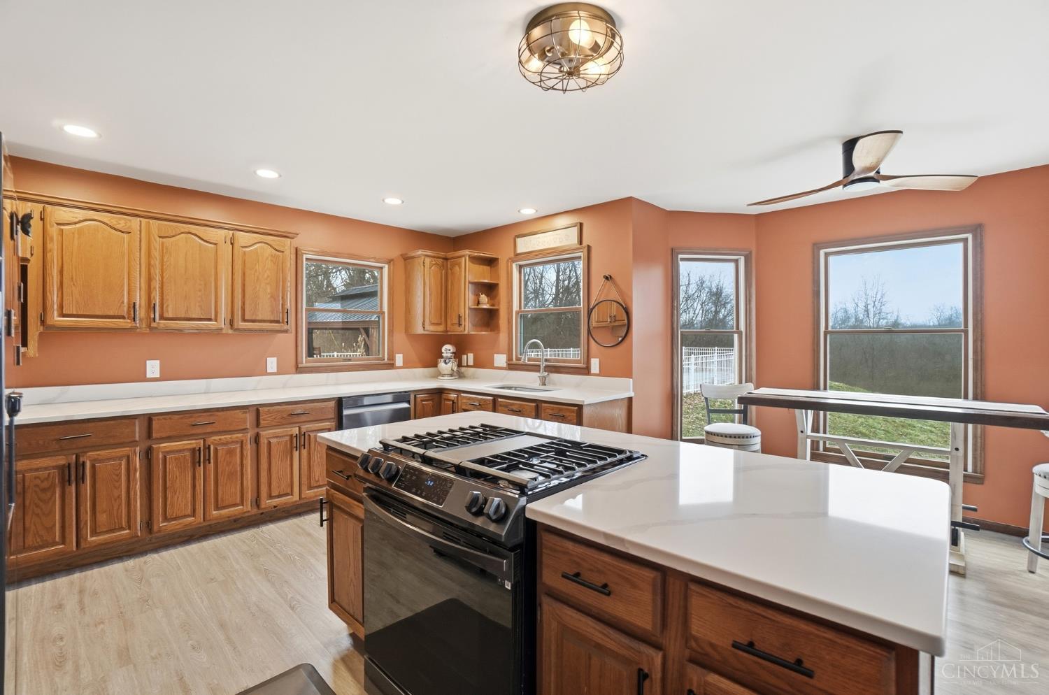 6484 State Road 48