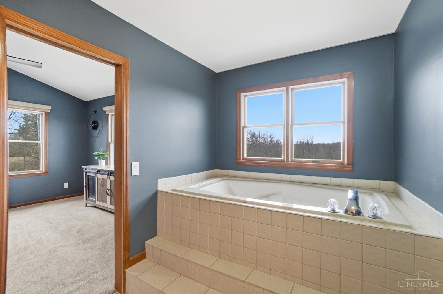 6484 State Road 48