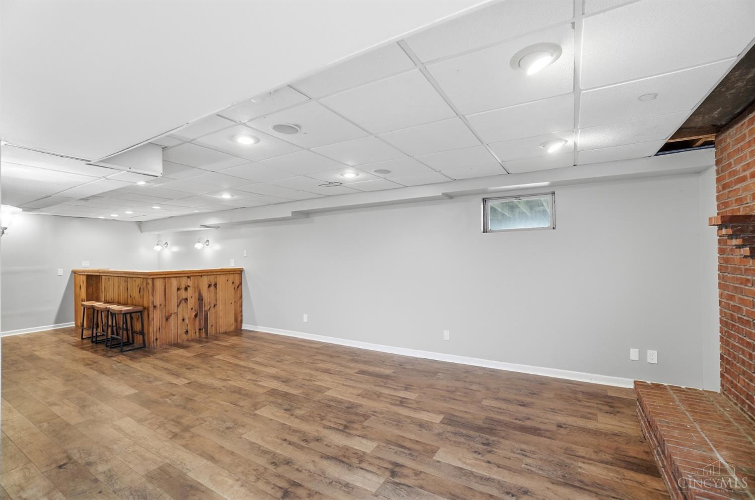6484 State Road 48