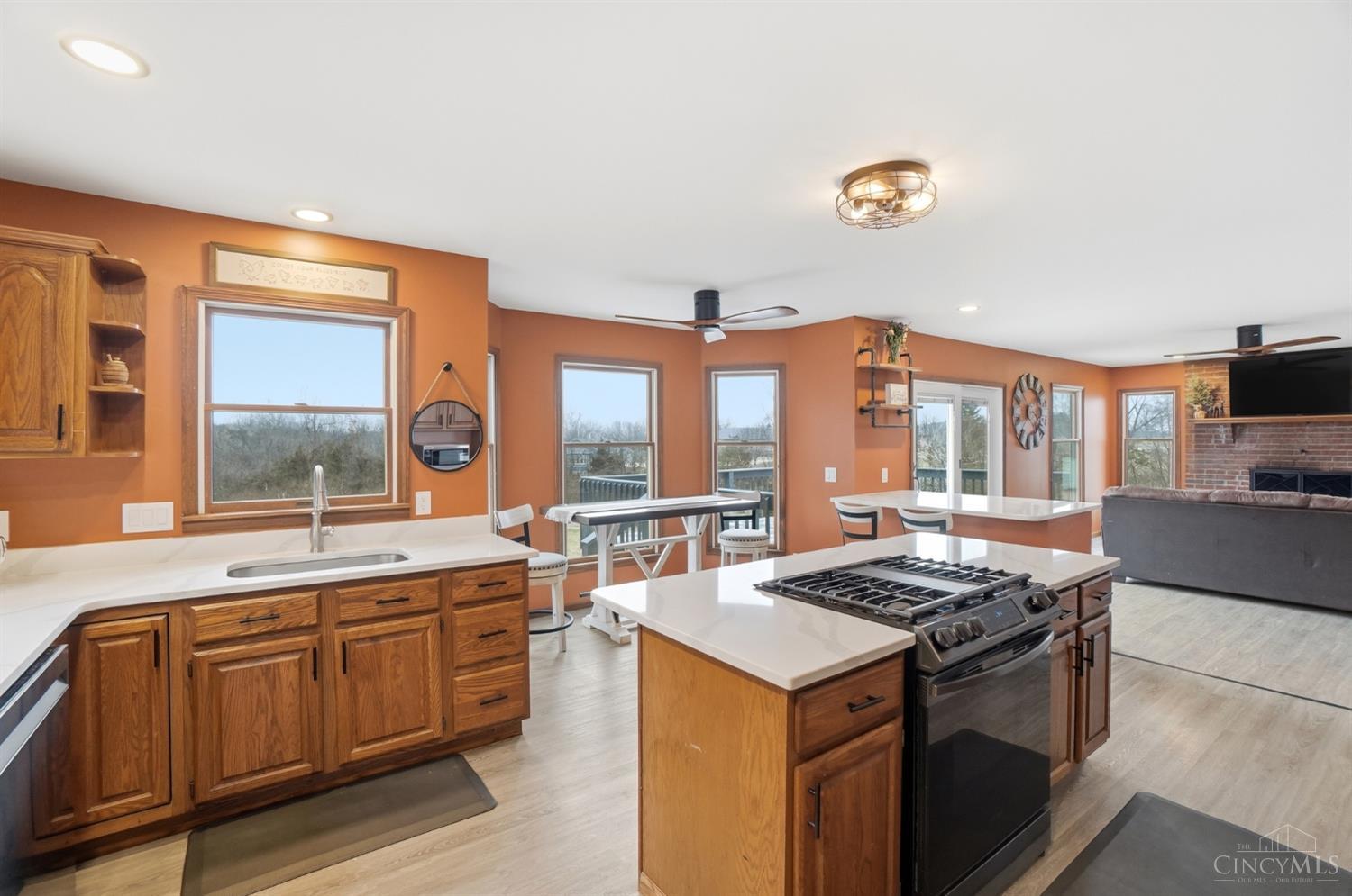 6484 State Road 48