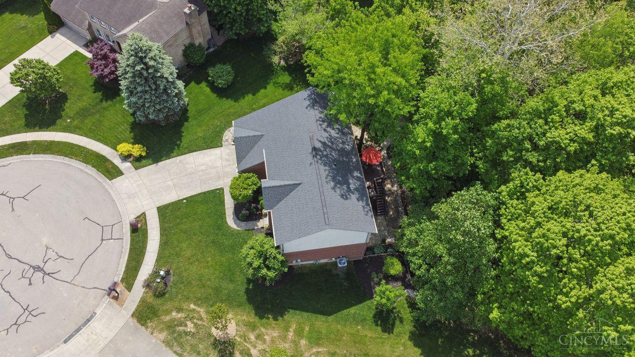 6879 Crown Pointe Drive