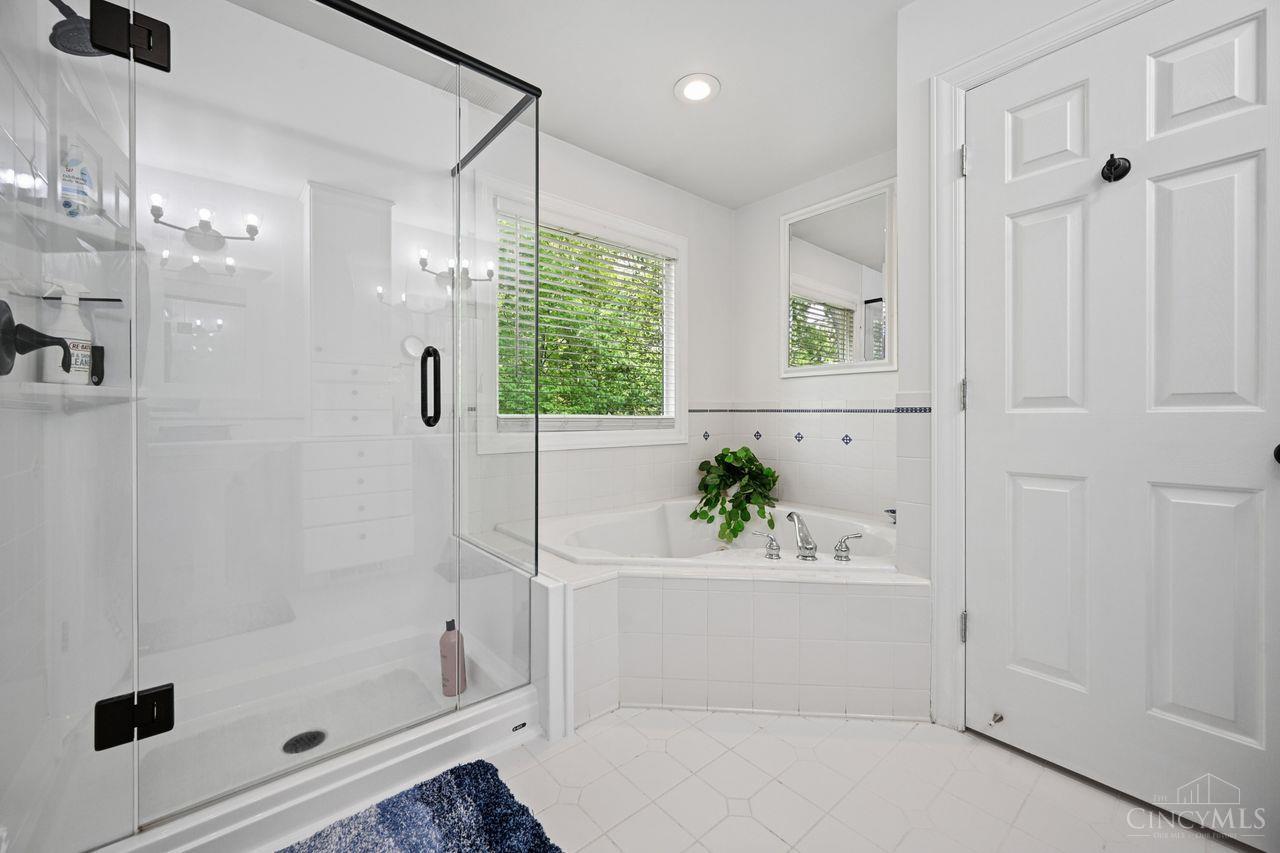 6879 Crown Pointe Drive
