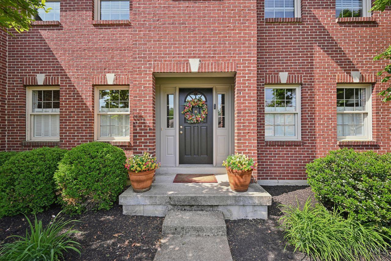 6879 Crown Pointe Drive