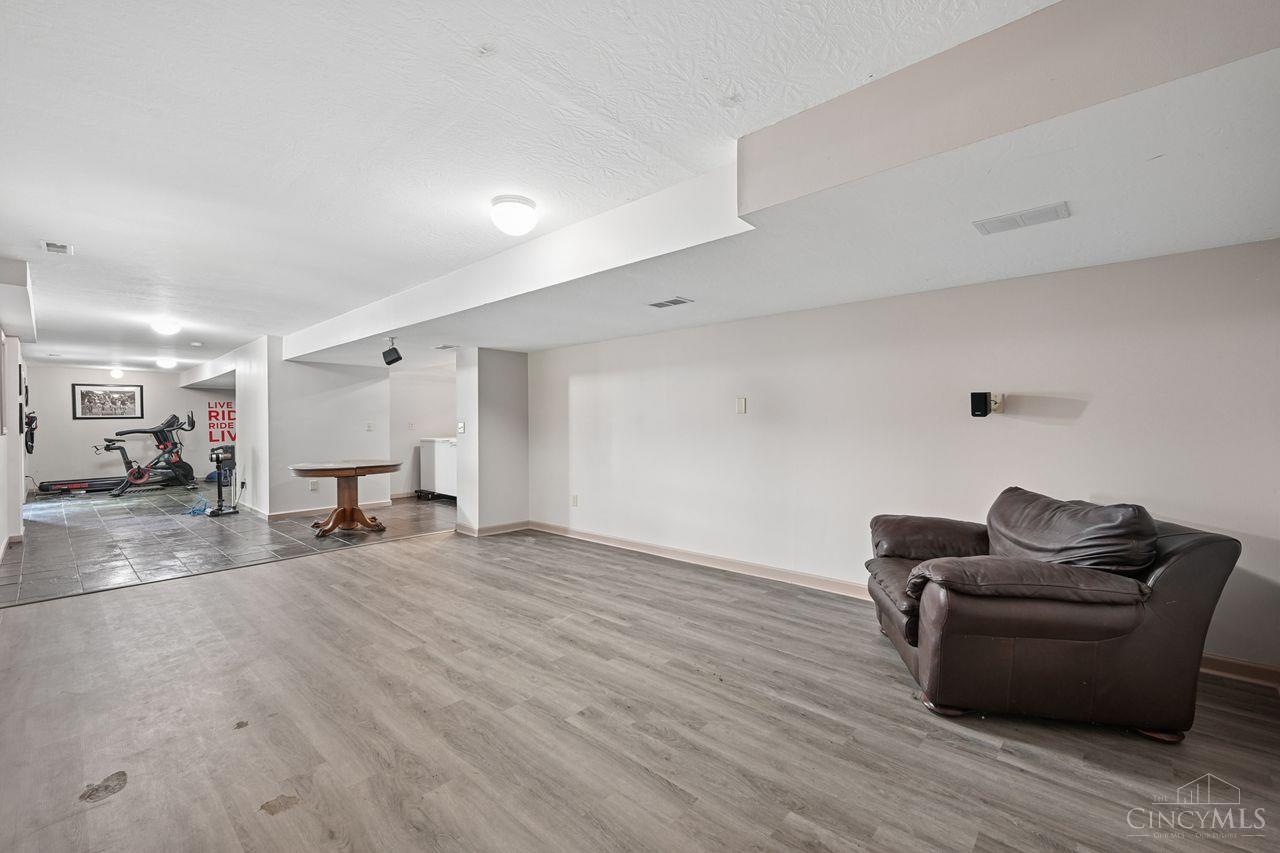 6879 Crown Pointe Drive