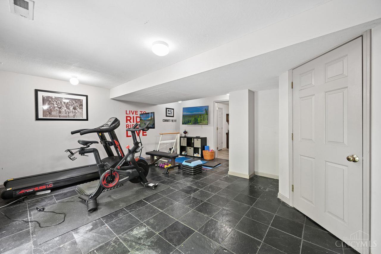 6879 Crown Pointe Drive