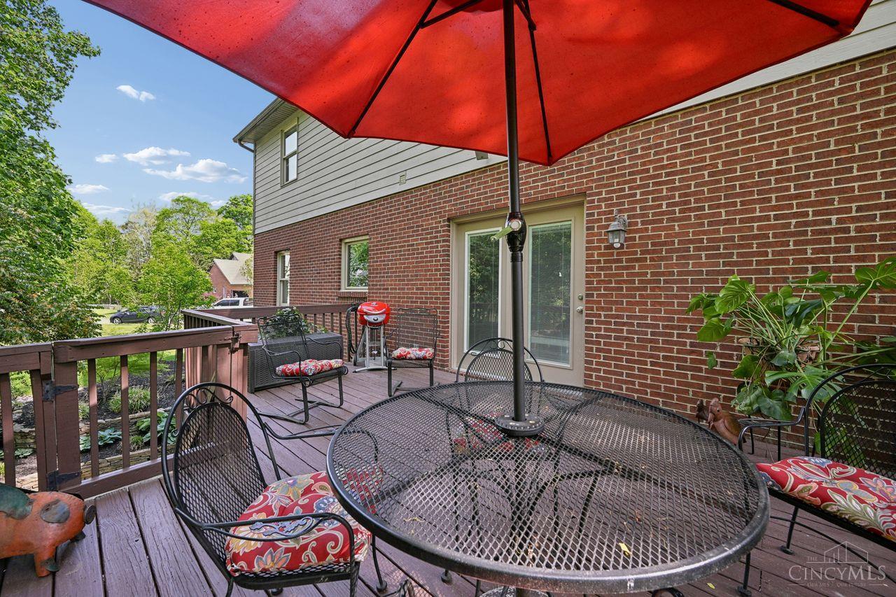 6879 Crown Pointe Drive