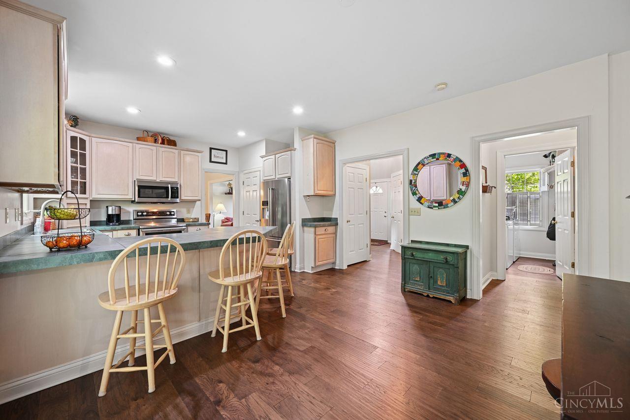 6879 Crown Pointe Drive