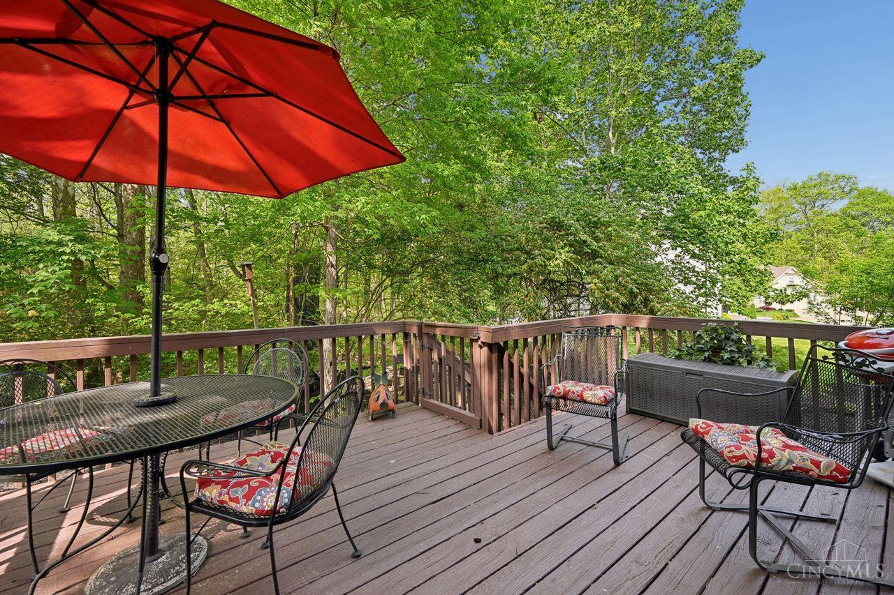 6879 Crown Pointe Drive