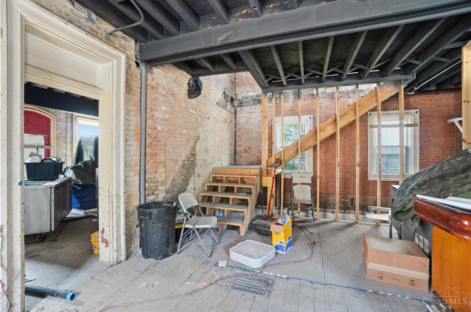 221 S B Street