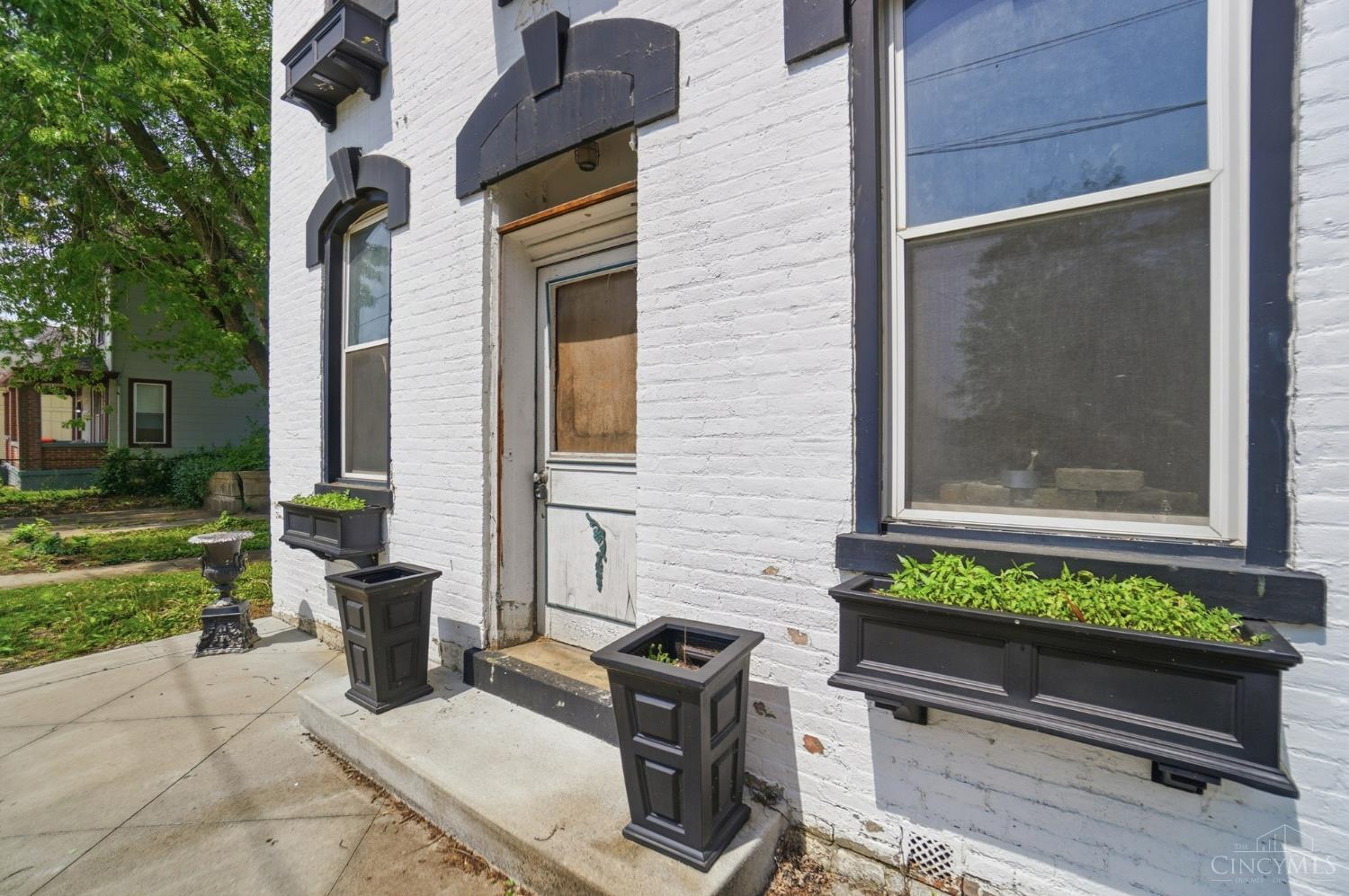 221 S B Street