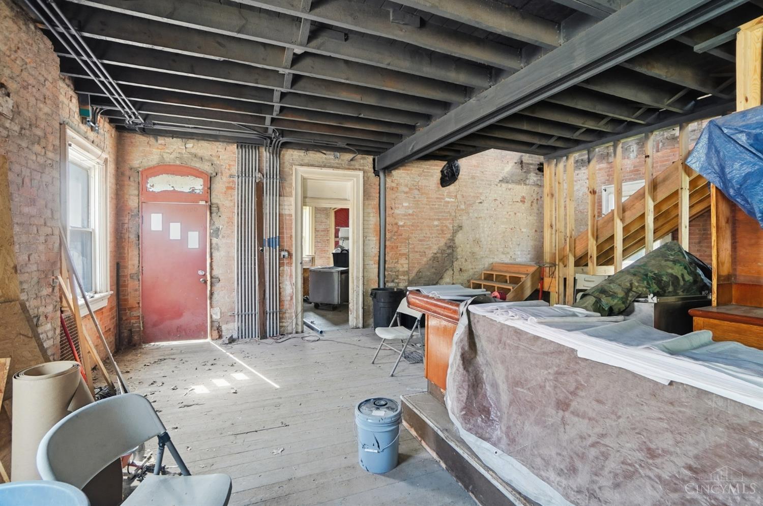 221 S B Street