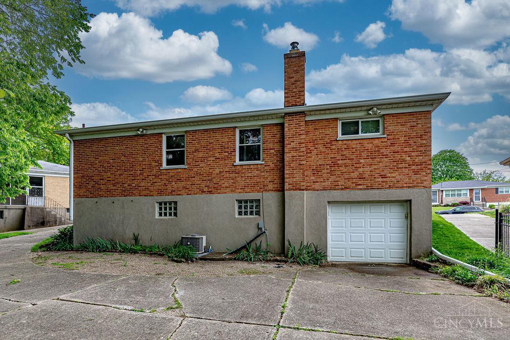 5714 Juliemarie Court