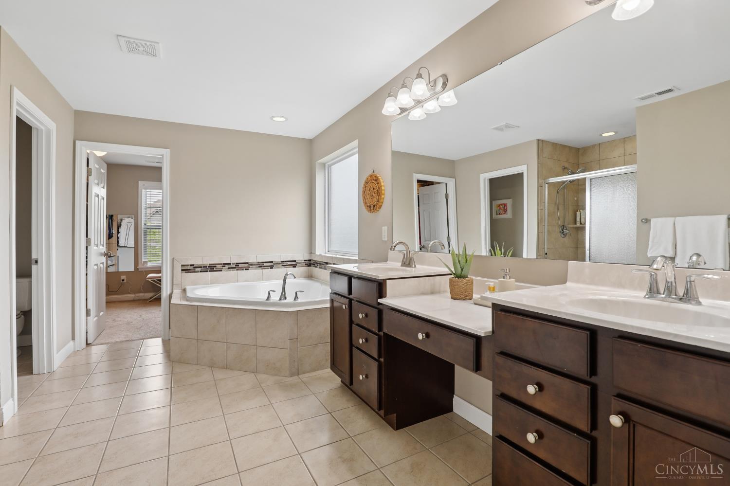 6867 Roberts Park Drive
